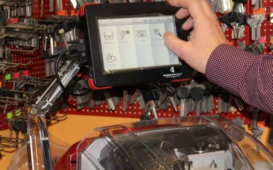 Darbas ir su naujais, ir su senesniais Opel modeliais